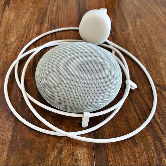 Google Nest Mini in Light Gray - Picture 2 of 8